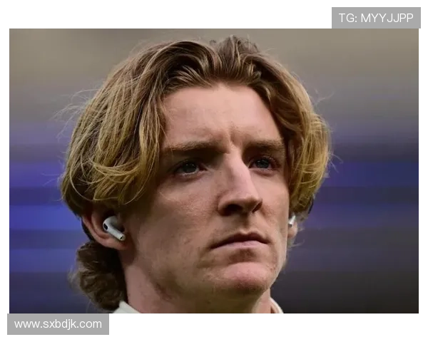 戈登半场四球震欧冠史册英格兰